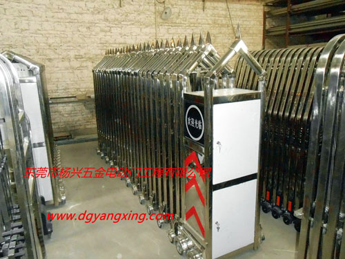 豪華門伸縮門成品區(qū)