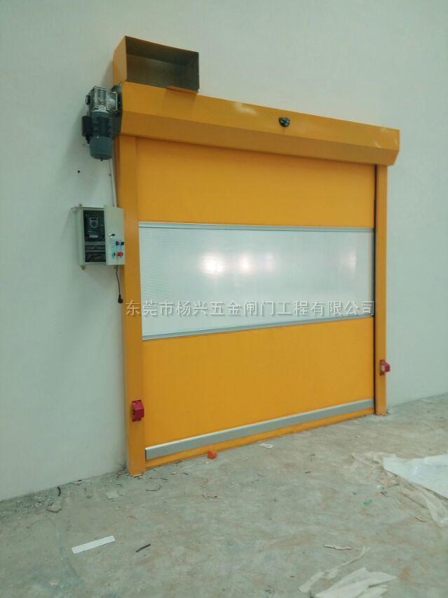 東莞東城電動門安裝現(xiàn)場